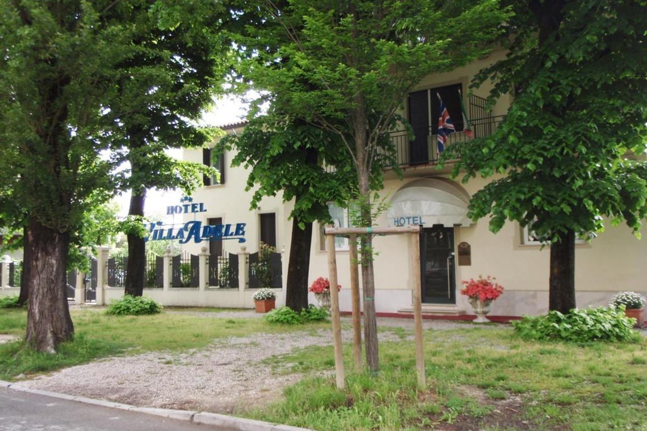 ヴィラ アデレ ホテル マルゲーラ エクステリア 写真